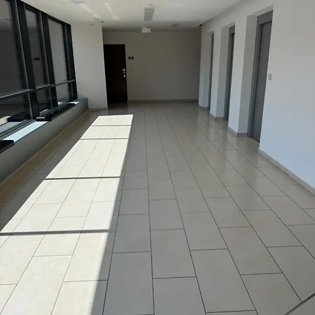 Modern & Cozy In The Centre Of Close To The Station Apartment *