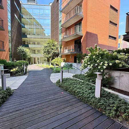 Modern & Cozy In The Centre Of Close To The Station